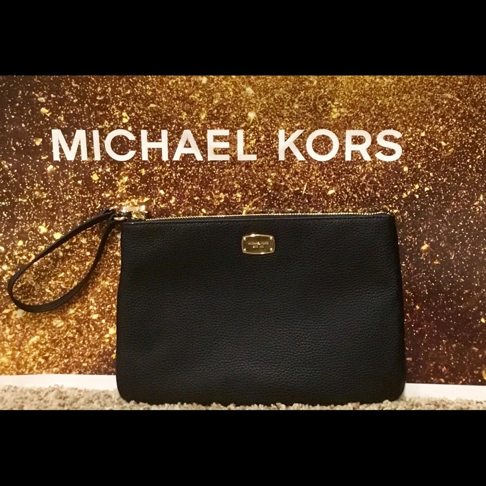 Michael Kors large wristlet